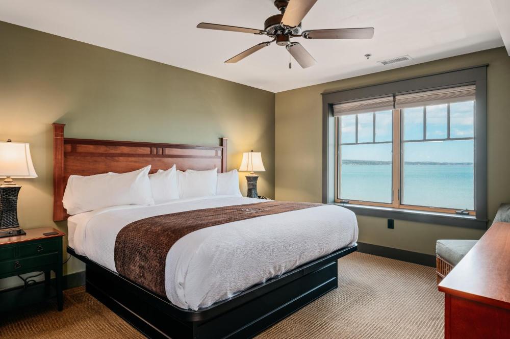 Lakeview Two Bedroom Suite interior
